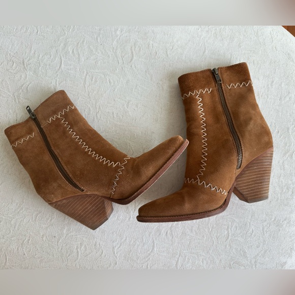 Spell Zephyr Ankle Boots - Picture 6 of 8